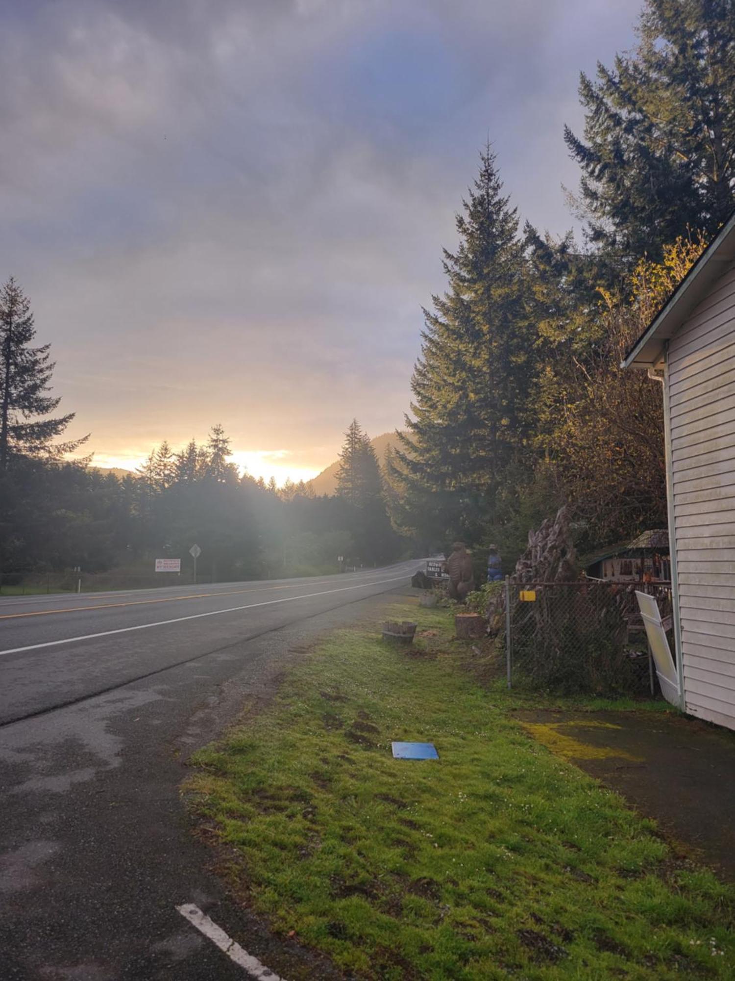 Hiouchi Motel Crescent City Exterior photo