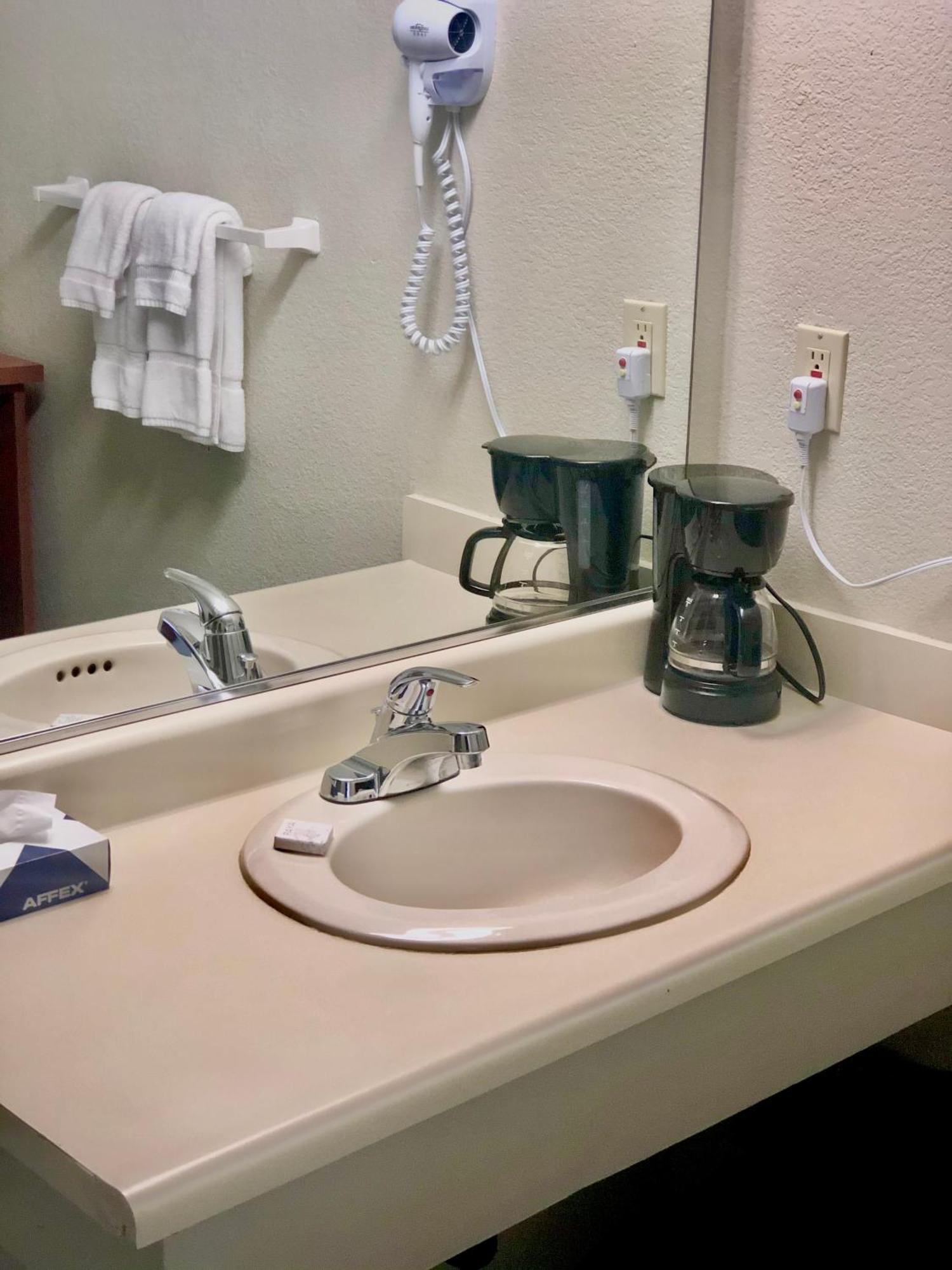 Hiouchi Motel Crescent City Room photo